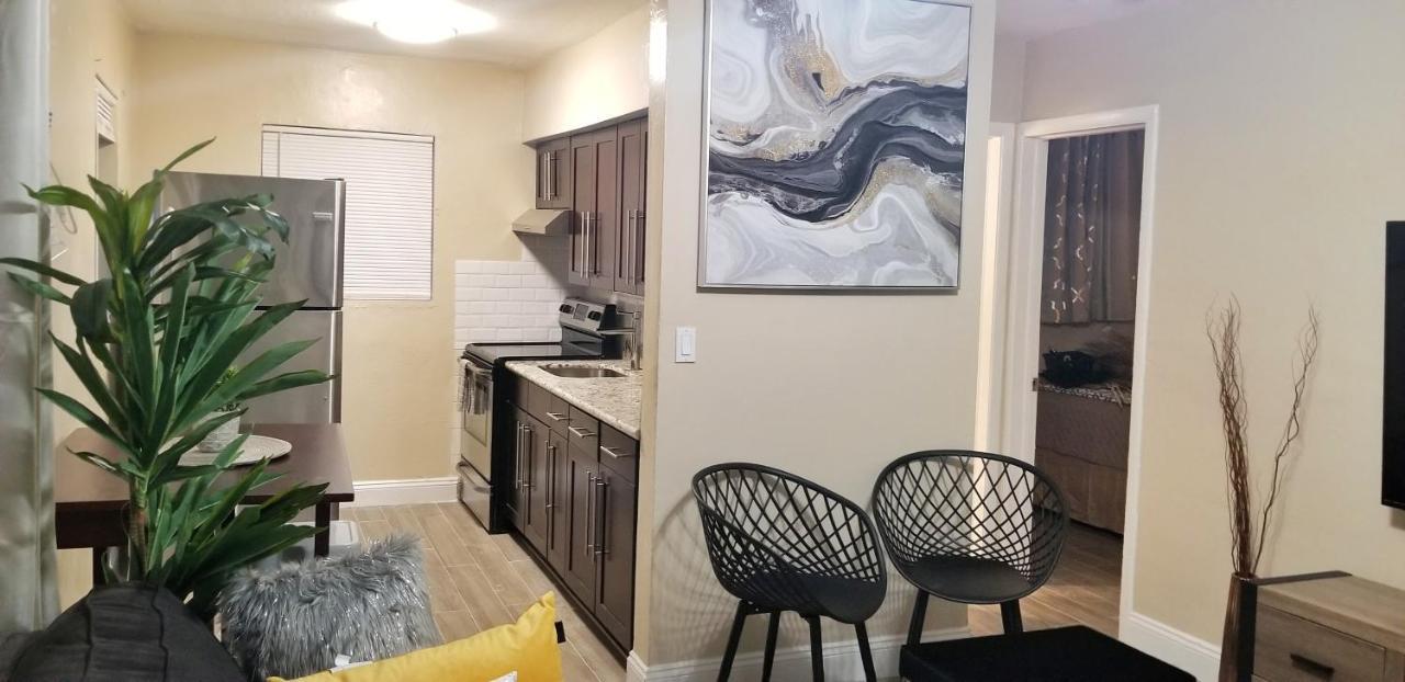Very Glam Apartment 5 Miles From Hard Rock ハリウッド エクステリア 写真