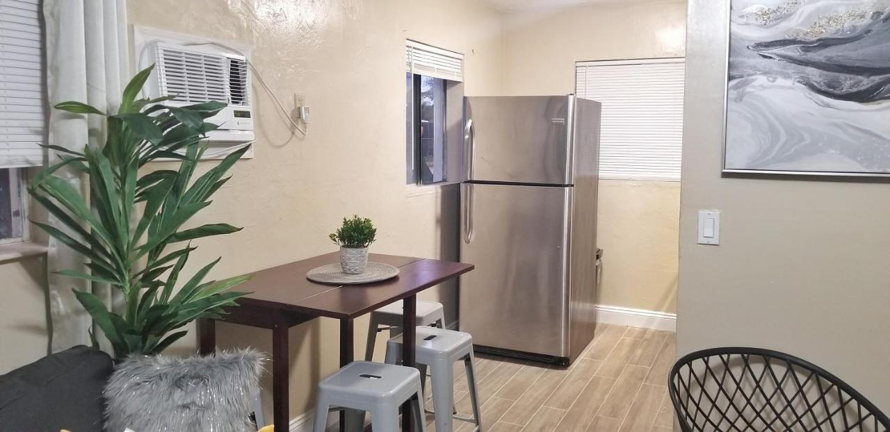 Very Glam Apartment 5 Miles From Hard Rock ハリウッド エクステリア 写真